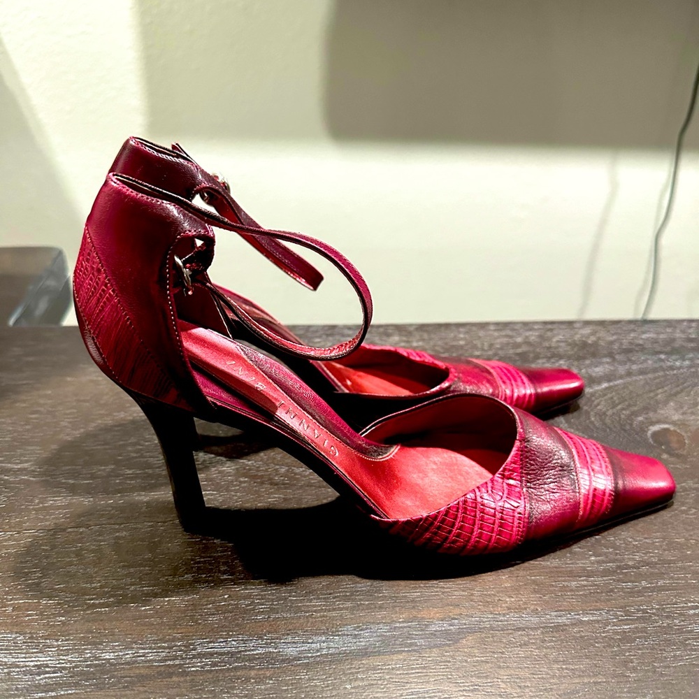 Vintage Gianni Bini heels size 7.5